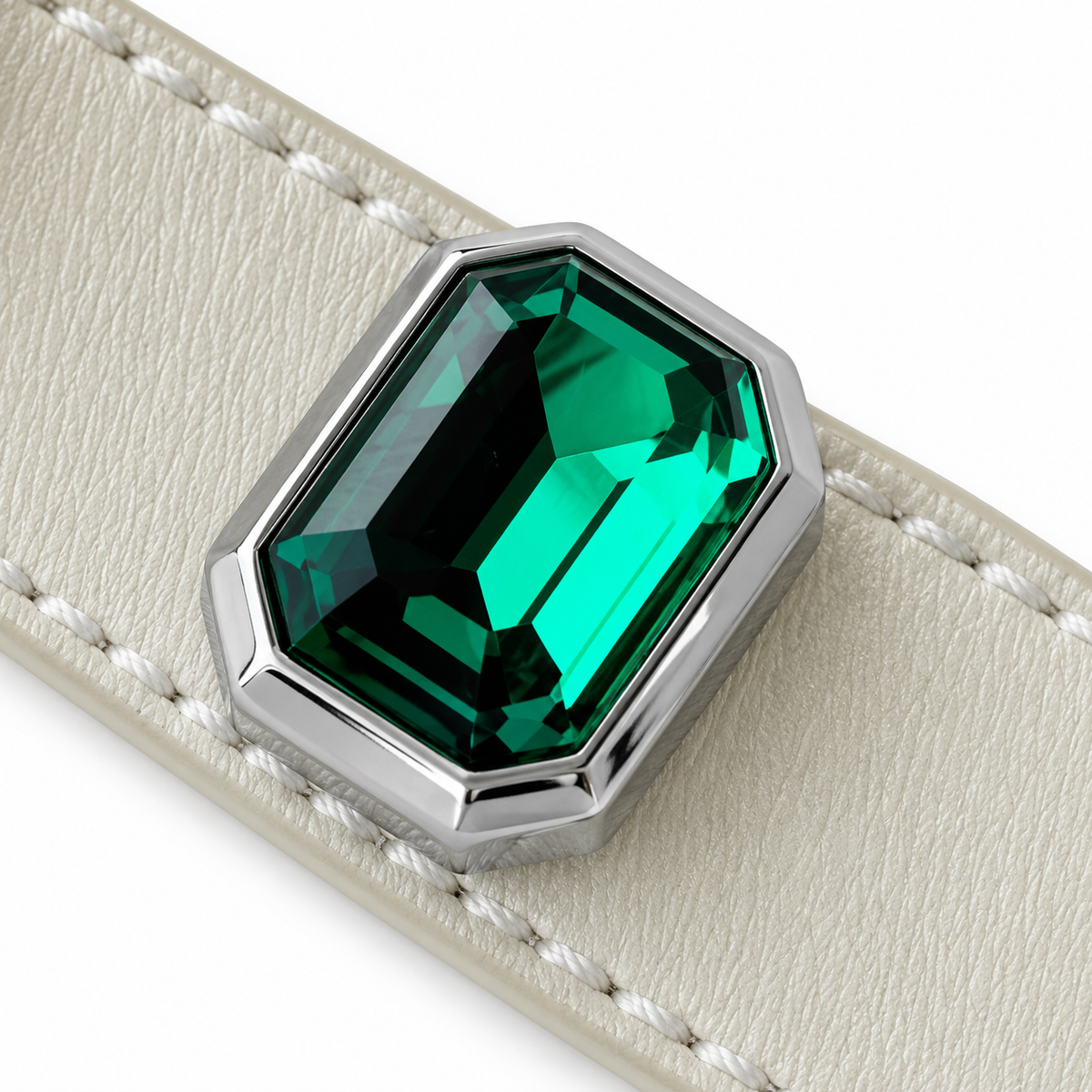 Meadow Raindrop Crest Beaded Pet Collar - central decorative accent detail